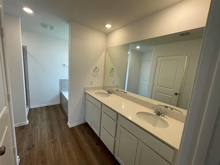 337 Jeffers — Photo 10