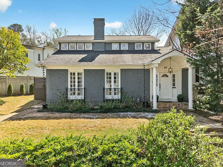 217 Westminster Dr NE #A — Photo 3