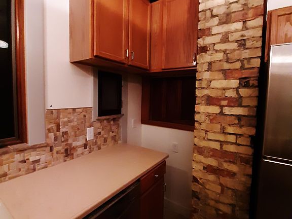 5th image of 619 Lafayette Ave NE