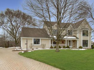 4290 Loughlin Ct S, Brookfield, WI 53005