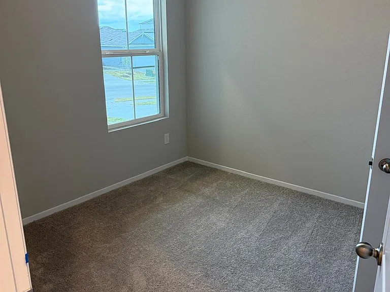 2615 Deren Ln — Photo 12