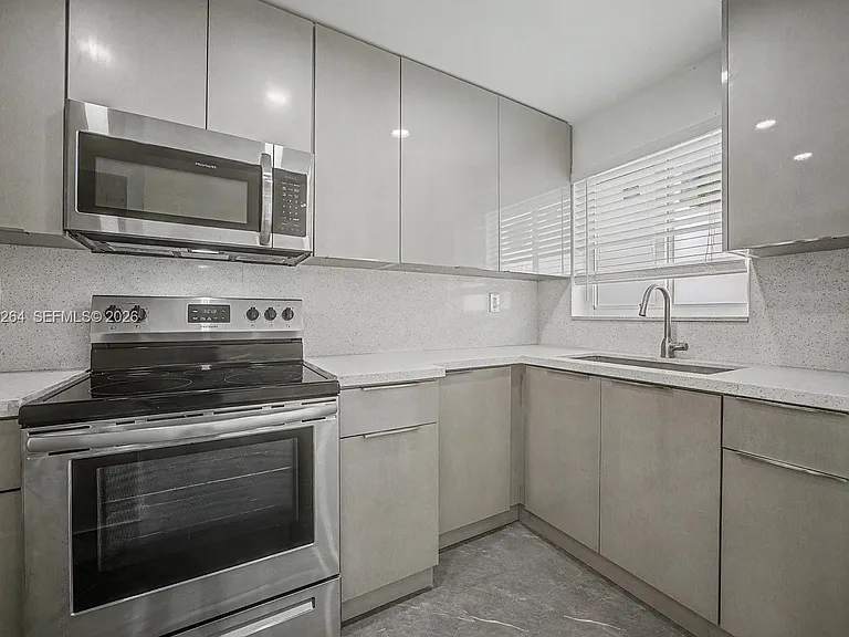 8466 NW 4th Ct #8466 — Photo 3