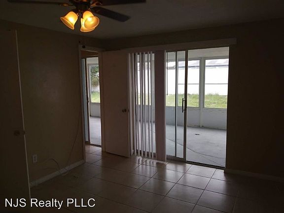 4th image of 3633 Brookston Dr