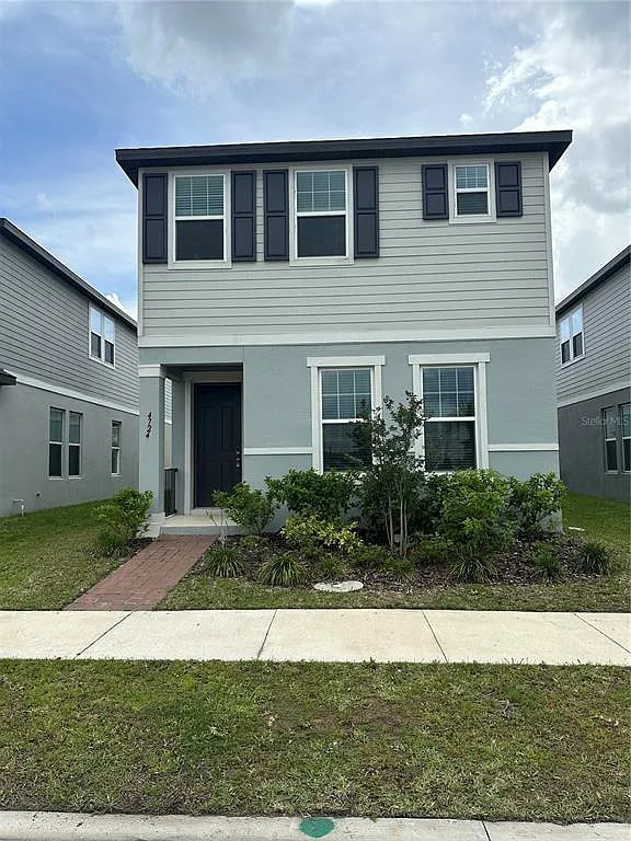 4 bed, 2.5 bath, 2114 sqft, $2,500 — Photo 1
