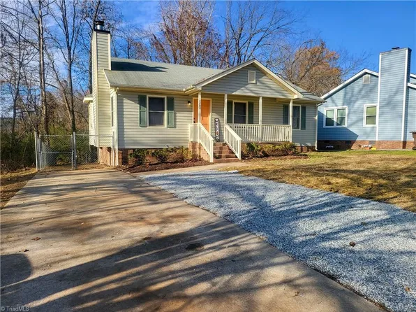2804 Bears Creek Rd, Greensboro, NC 27406