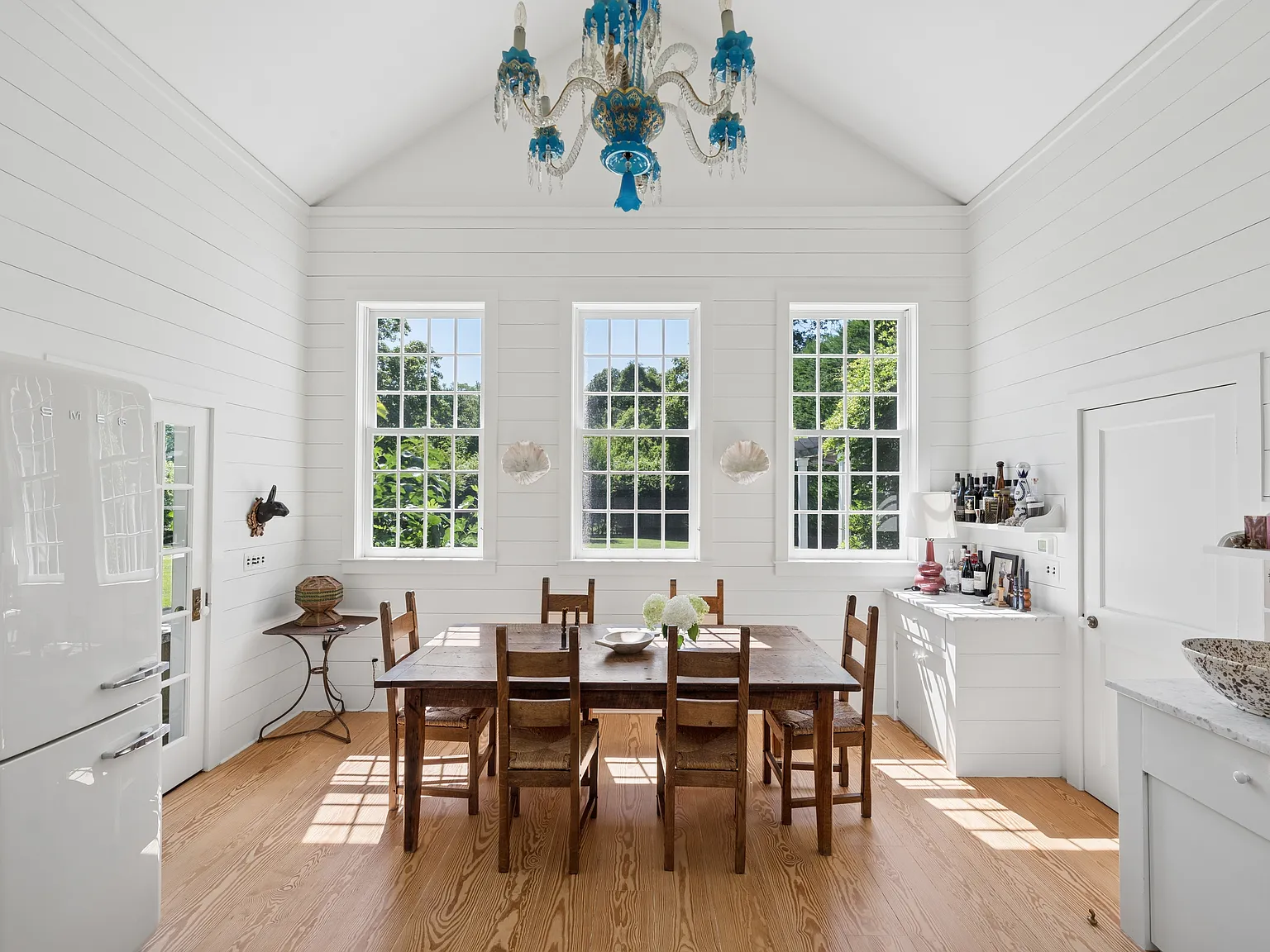 A Magical Bohemian Artists' Retreat in Historic Springs — Photo 2