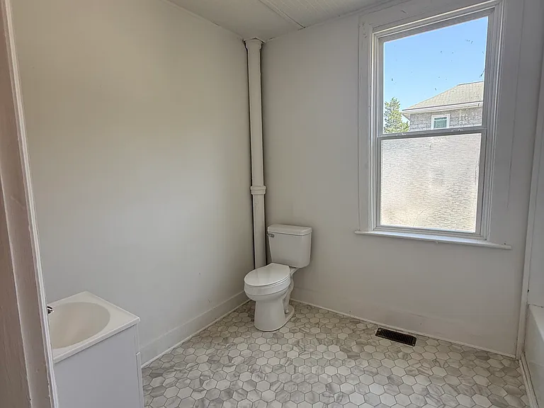 1436 S Duke St #1F — Photo 7