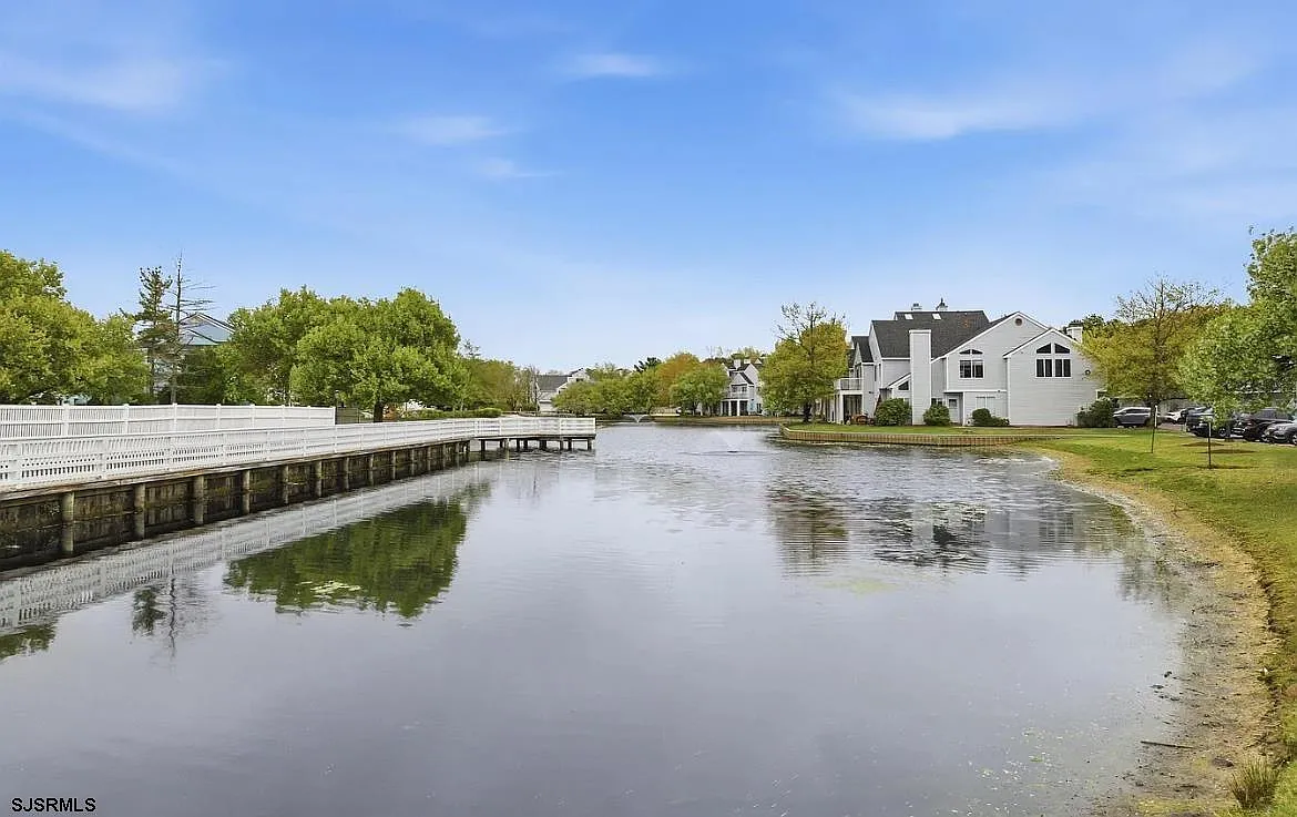 2 bed, 2.0 bath, $2,250 — Photo 2