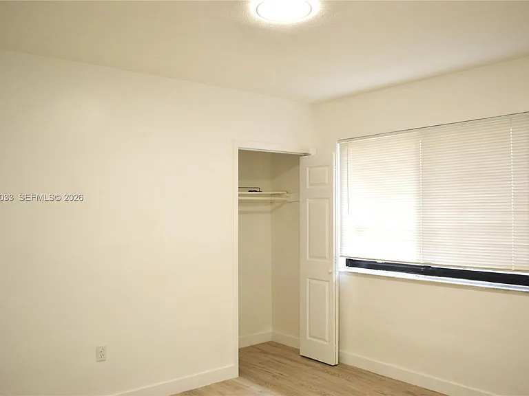 1035 SW 4th St #3 — Photo 8