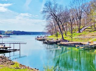 8020 Oak Run Dr, Dahinda, IL 61428