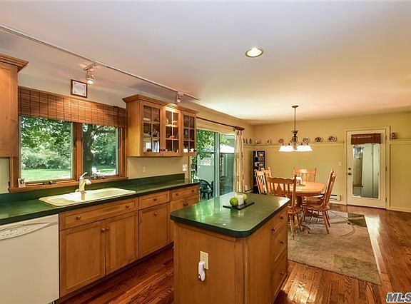 5th image of 2780 Delmar Dr