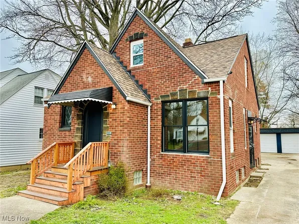 3815 Lee Heights Blvd, Cleveland, OH 44128
