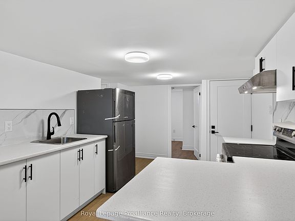 4th image of 171 Hazlitt St #6