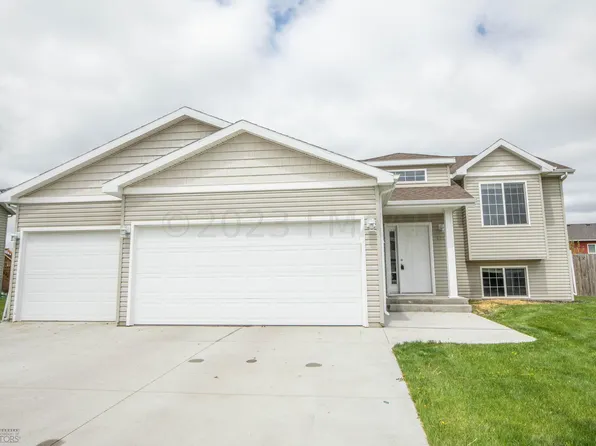 4291 Auburn Ave S, Fargo, ND 58104