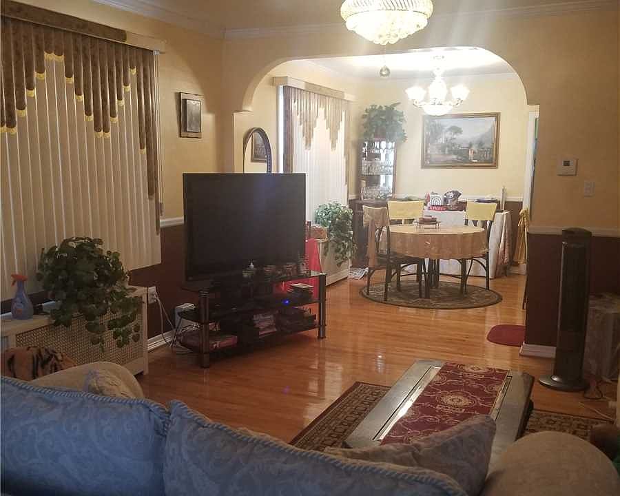 2nd image of 10467 114th St