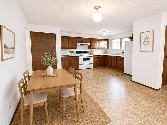 4th image of 88 E Castleglen Way NE