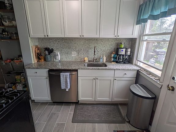 4th image of 1509 W Farnum Ave