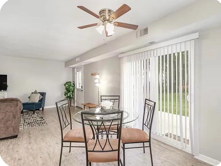 556 Allison Dr — Photo 5