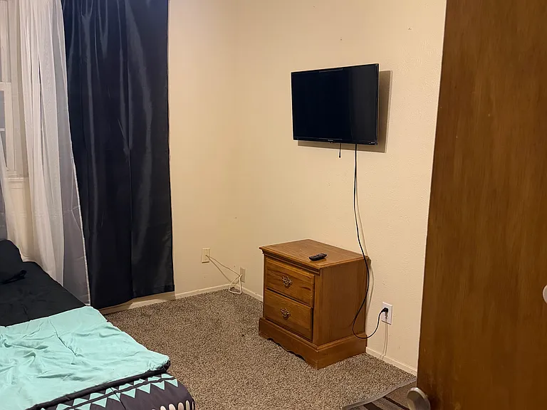 5448 Edmonton Ave #1 — Photo 8