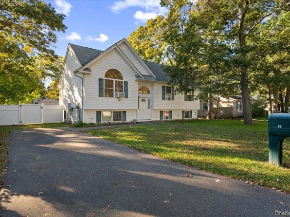 62 Franklin Avenue, Mastic, NY 11950