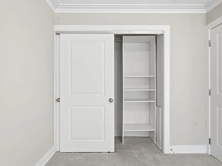 14 S St NE #201 — Photo 17