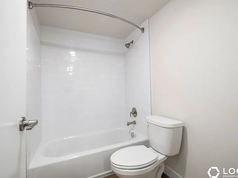 1032 E 400 S #405B — Photo 13