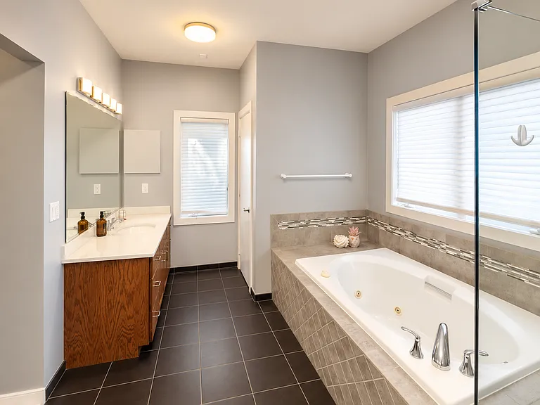 7204 Elizabeth Dr — Photo 12