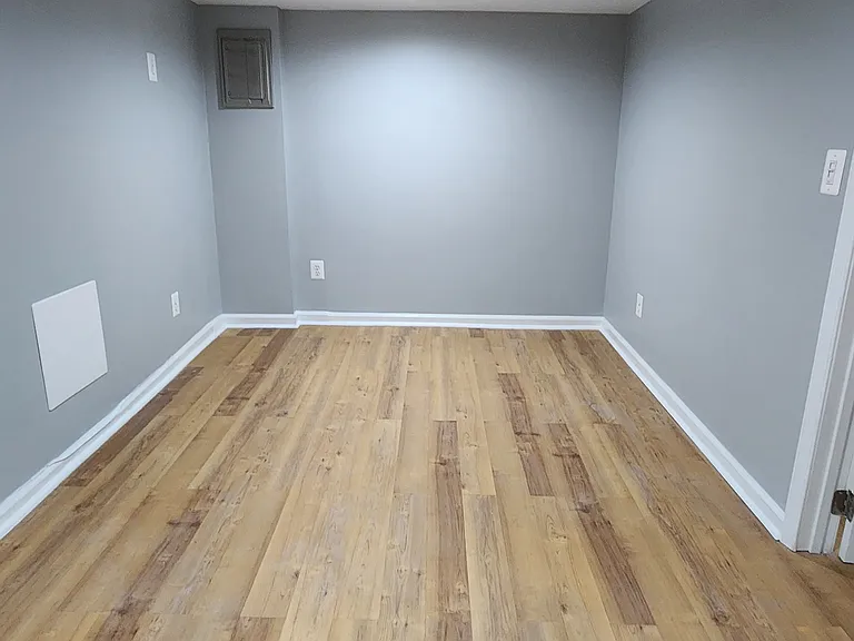905 Kearny St NE — Photo 49