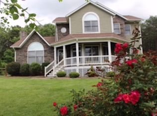 4068 Pinecrest Dr NE, Hickory, NC 28601