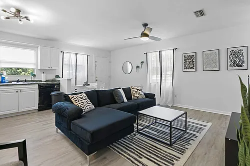 2401 Gordon St Photo 1