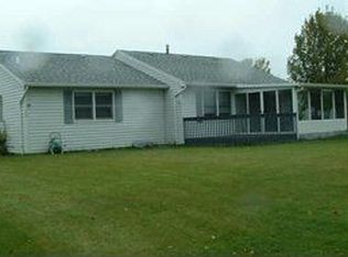 692 Bishops Ln, Webster, NY 14580