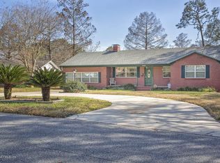 2426 Cedar Shores Cir, Jacksonville, FL 32210