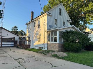 316 W American St, Freeport, IL 61032