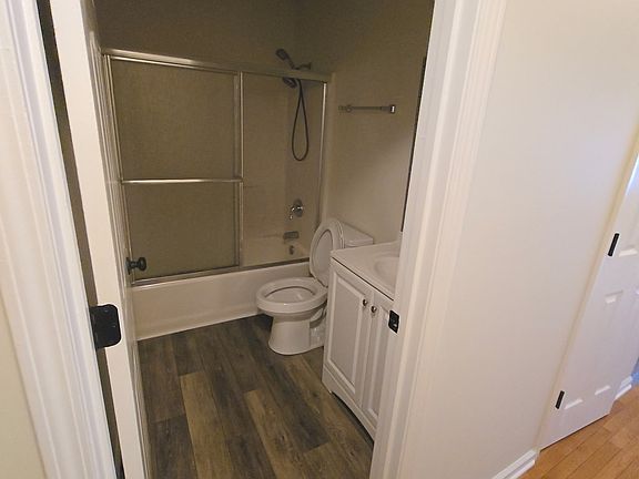 5th image of 304 Jackson Ave