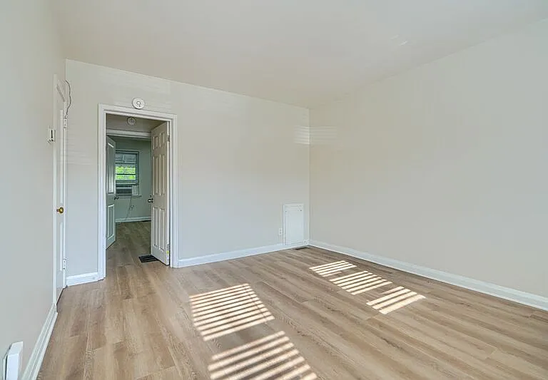 2976 Cornwall Rd #1 — Photo 5