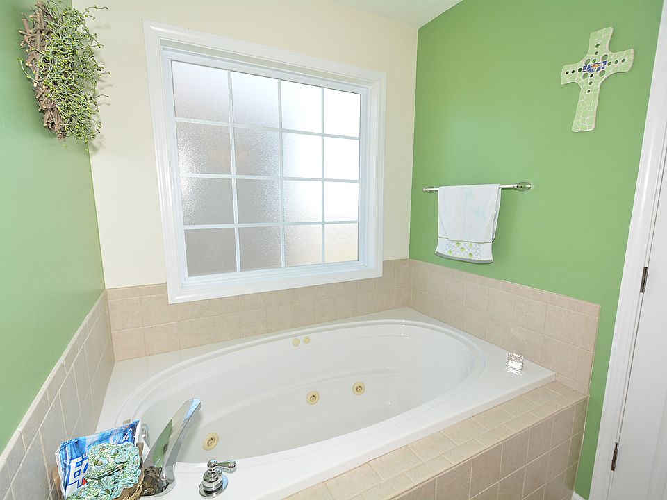 1st image of 1158 Castlewood Dr