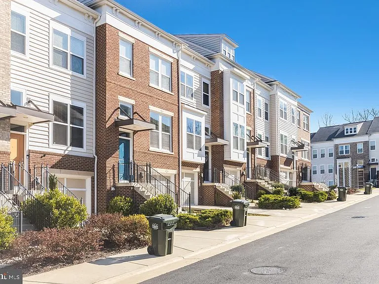 42674 Orefield Ter — Photo 15