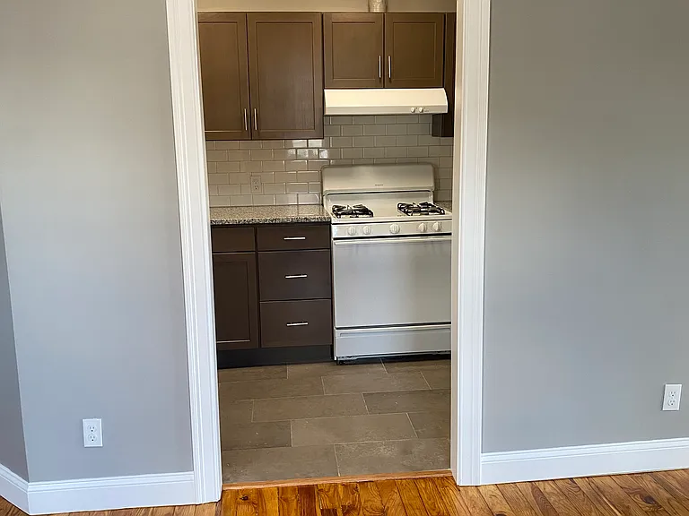 1190 Plymouth Ave #2N — Photo 11