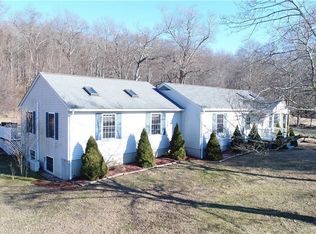 168 Kitemaug Rd, Montville, CT 06382