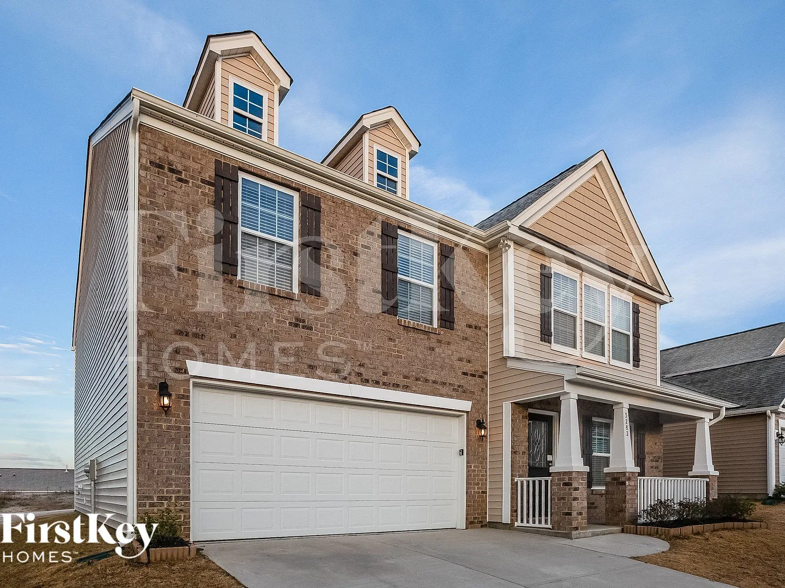 4 bed, 2.5 bath, 2600 sqft, $2,350 — Photo 3