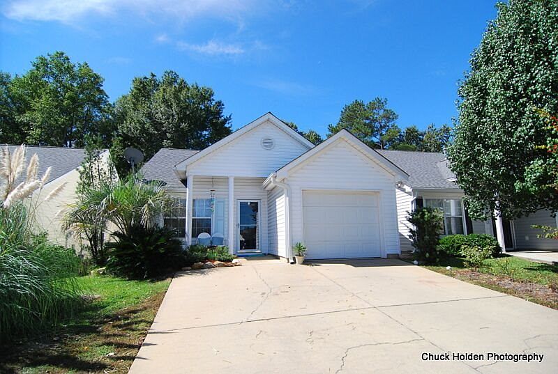 Charming home in the heart of Chapin