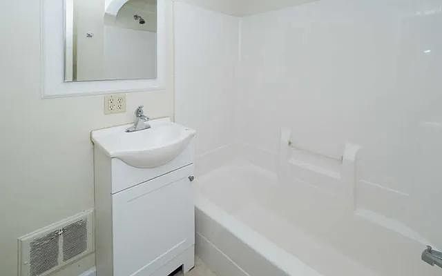 1st image of 1515 Stamford Ave