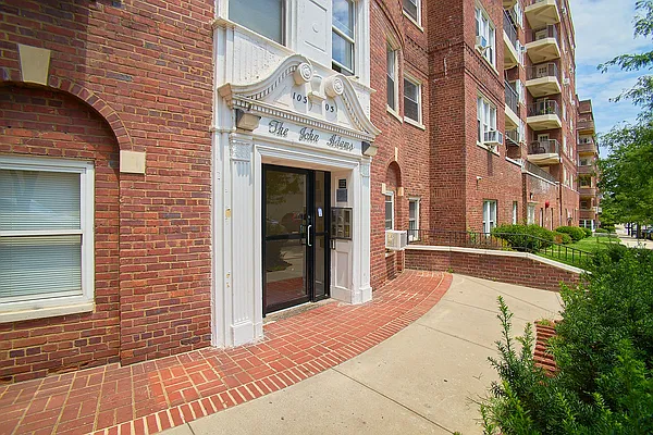 Rented by Living New York | media 13