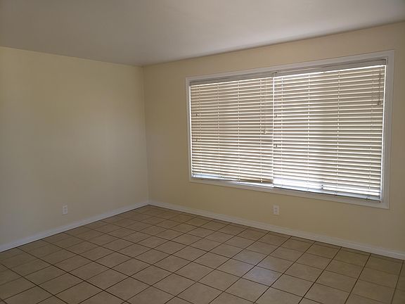4th image of 44379 3rd St E
