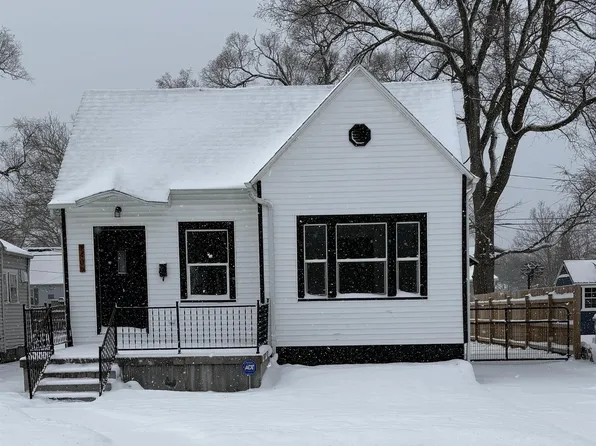 1406 Miner St, South Bend, IN 46617