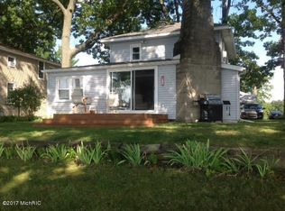 11050 E Shore Dr, Delton, MI 49046