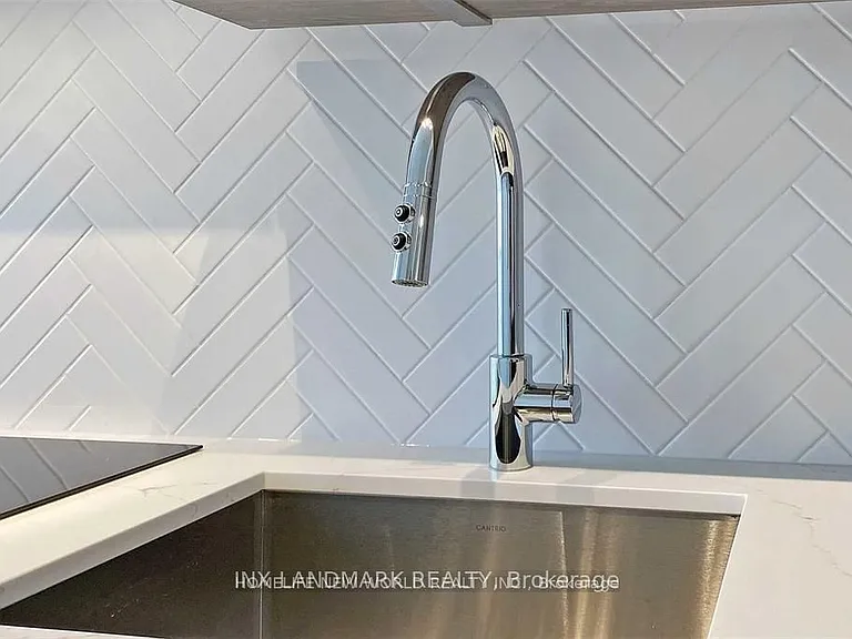 15 Holmes Ave #2706 — Photo 5