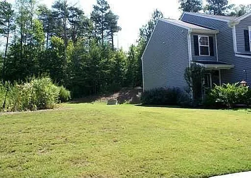 3 bed, 2.5 bath, 1750 sqft, $2,200 — Photo 2