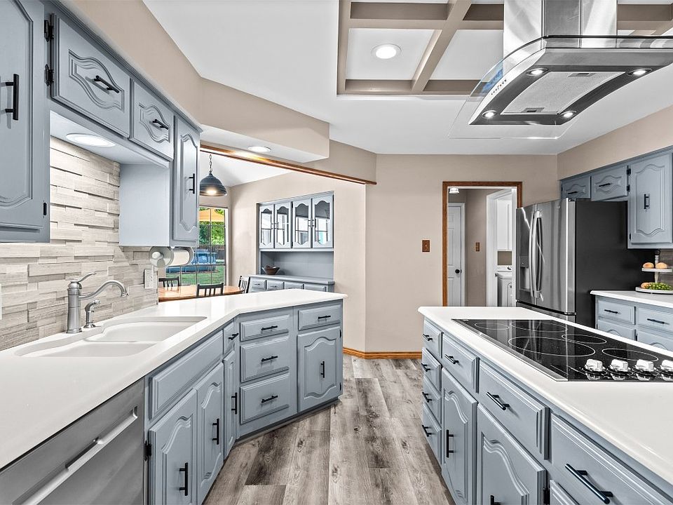 1st image of 1110 Villa Siete