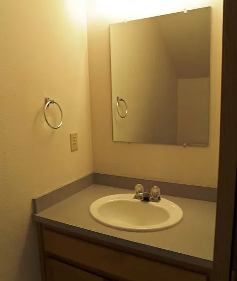 2305 NE Holliday Ave #1 — Photo 6